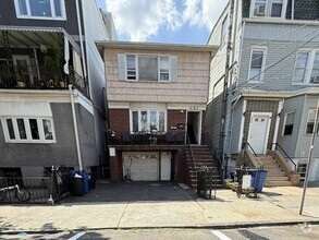 Building Photo - 351 New York Ave