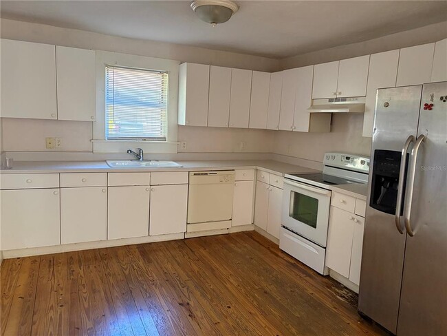 Building Photo - 1551 7th St