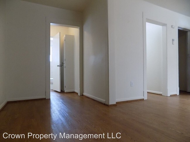 Building Photo - 5889 W Van Giesen St