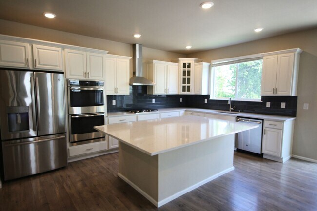 Building Photo - 4 bedroom home located in Auburn