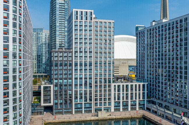 Building Photo - The Quay - Tower III