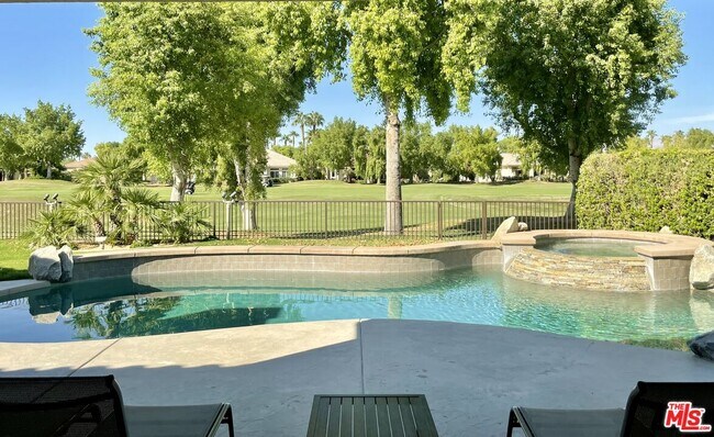 Building Photo - 81310 Golf View Dr