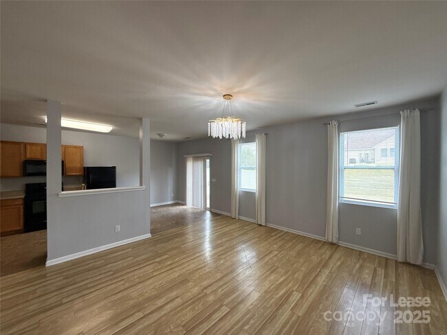 Foto del edificio - 11812 Downy Birch Rd