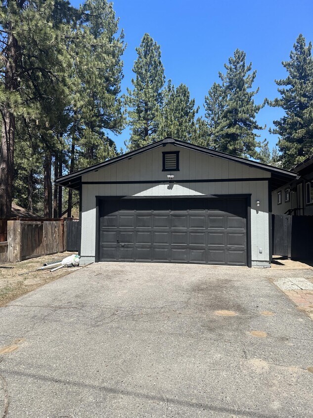 Primary Photo - 1295 Susie Lake Rd