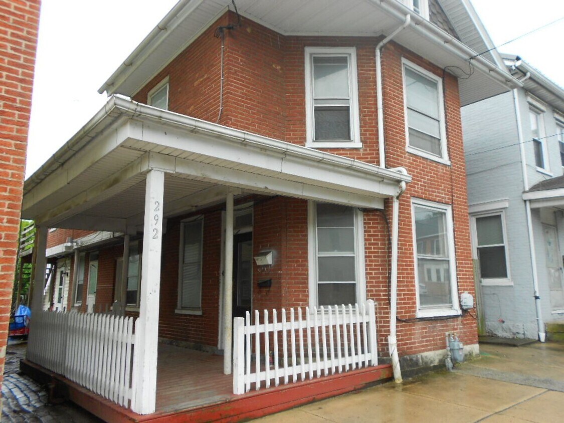 Primary Photo - 292 Lincoln Way W