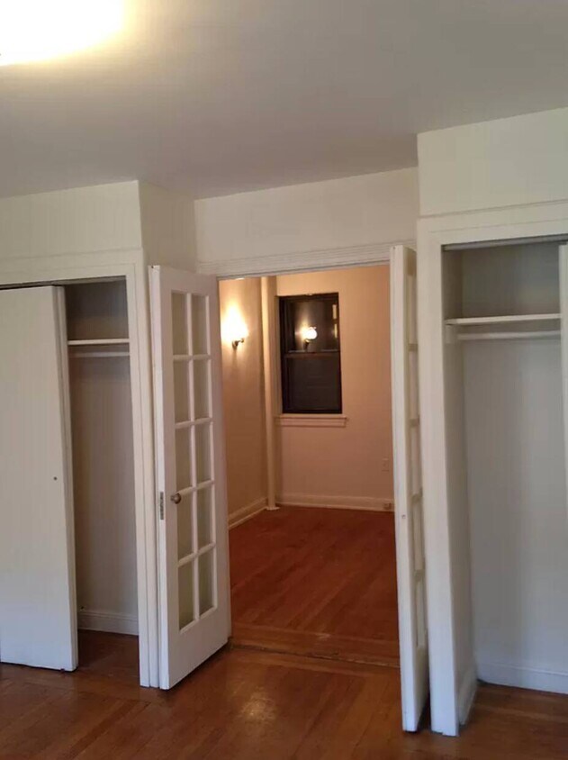 Building Photo - 54 W 106th St