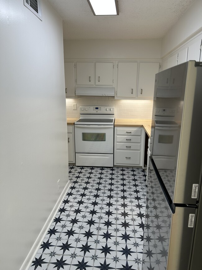 Foto del edificio - 515 Basswood Ave