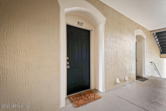 Foto del edificio - 7990 Baymeadows Cir E