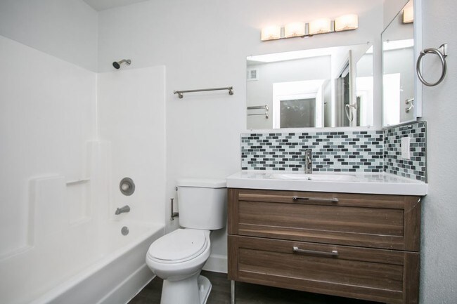 Foto del edificio - 411 W 7th St