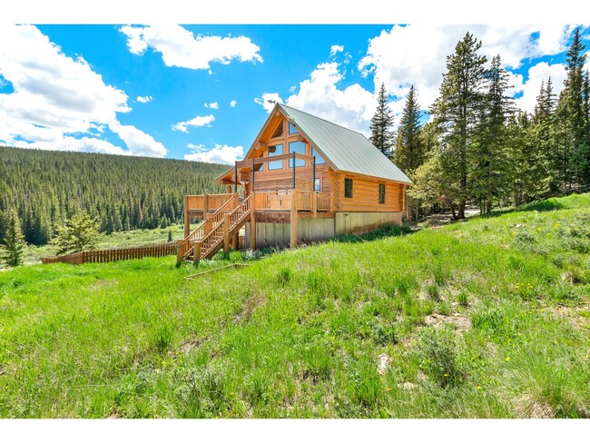 Building Photo - Beautiful Home on 10 Acres