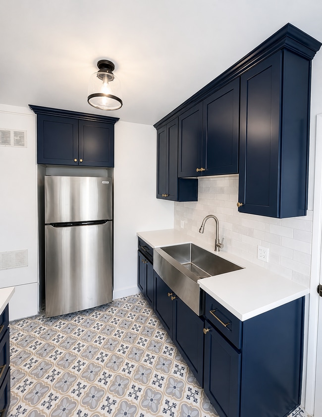 Building Photo - Remodeled 2BR in NoHo – New Kitchen, 2 Parking Spaces, Walk to NoHo West Mall