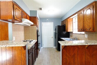 Building Photo - 10642 Wolbrook St