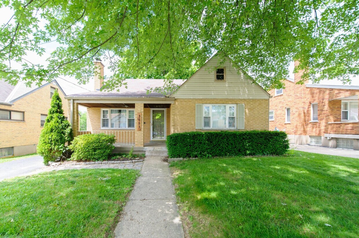 Primary Photo - Bridgetown - 3+ BEDROOM 2 BATH with LOVELY...