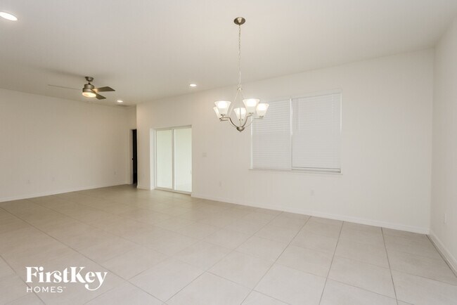 Foto del edificio - 352 Corbel Ln