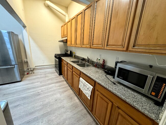 Photo - 1348 Park St Apartment