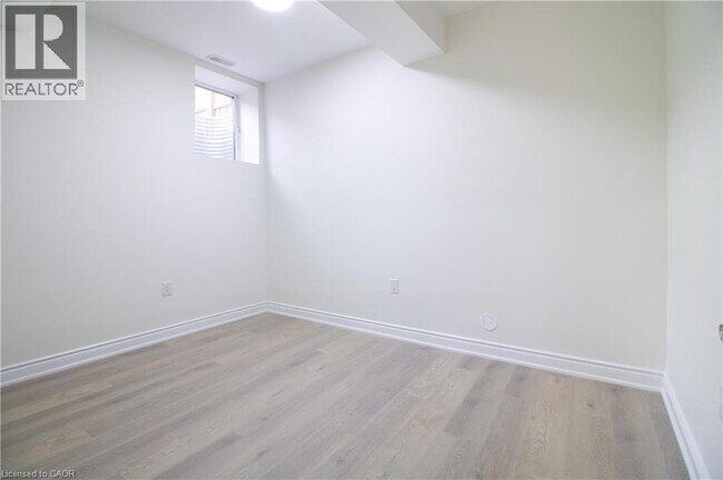 Building Photo - 55 William Dunlop St.