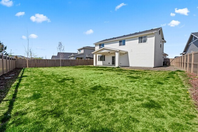 Building Photo - Gorgeous Home in the Perfect Location!