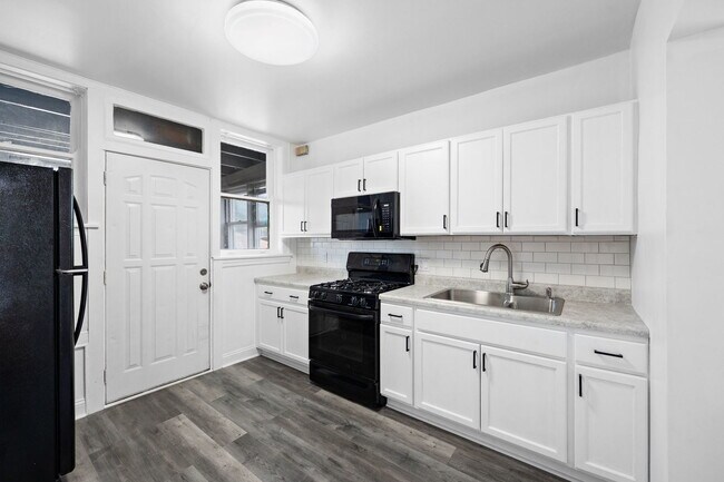 Foto del edificio - 2706 W Peterson Ave