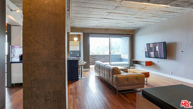 Foto del edificio - 7250 Franklin Ave