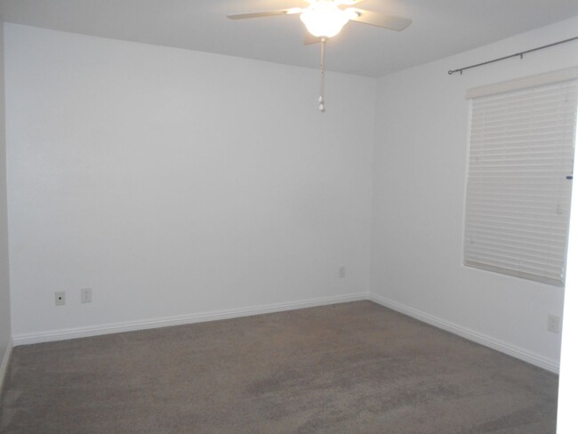 Building Photo - Invited 3 Bedroom Home In Vegas!