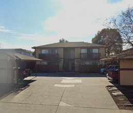 Building Photo - 1141 Sunnyslope Rd
