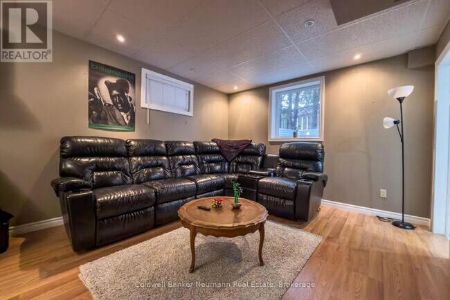 Photo du bâtiment - 19 Peachtree Crescent