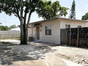 Building Photo - 671 N 68th Way