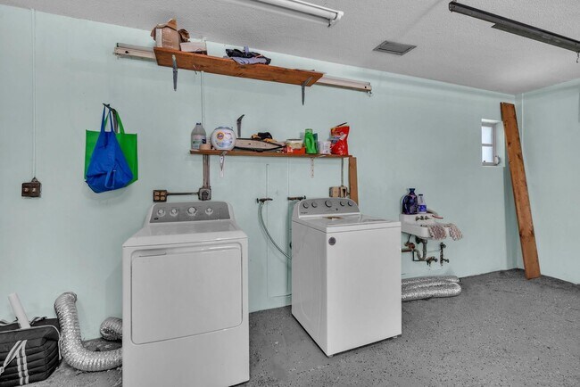 Foto del edificio - 4406 SW 37th Ave