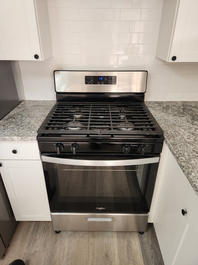 Building Photo - 414 Lincoln Ave