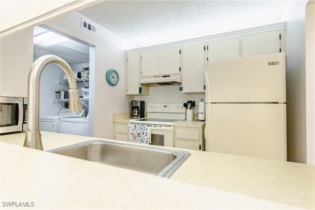 Foto del edificio - 9540 Green Cypress Ln
