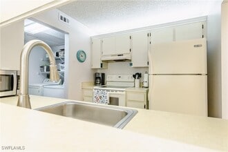 Building Photo - 9540 Green Cypress Ln