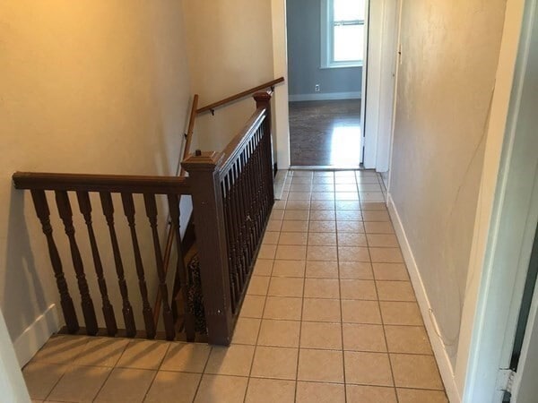 Building Photo - 18 Walnut Rd