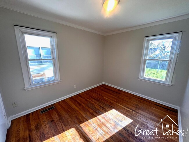 Building Photo - $200 OFF FIRST MONTH'S RENT - Charming 2 b...