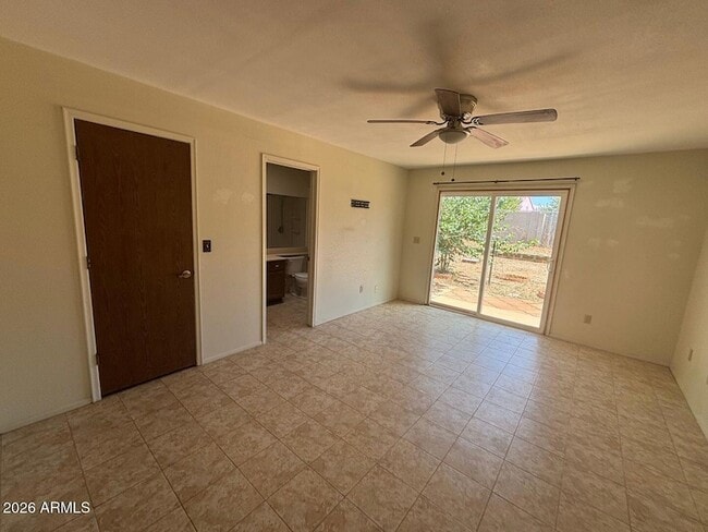 Building Photo - 554 Hegge Dr