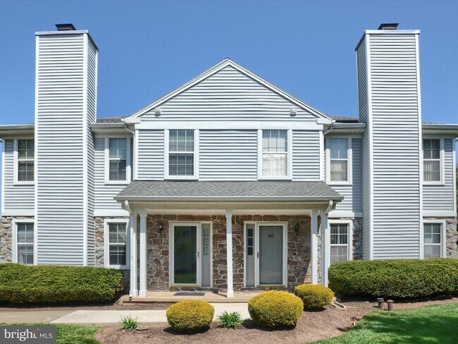 Building Photo - 110 Mews Dr