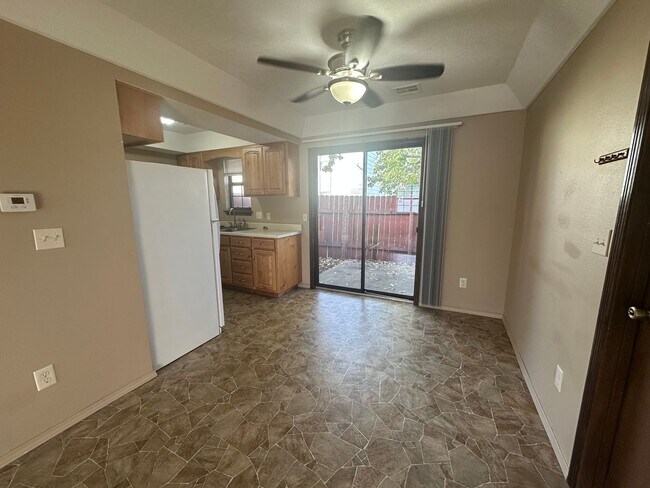 Building Photo - 1107 St Louis Ave