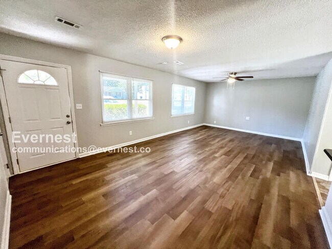 Foto del edificio - 14005 Glenview Dr SW