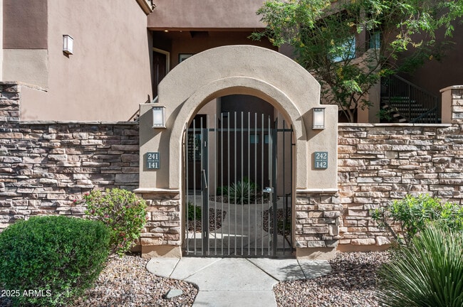 Foto del edificio - 7027 N Scottsdale Rd