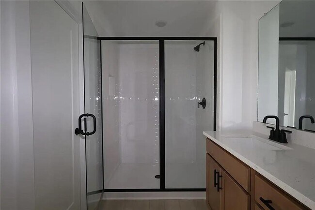 Foto del edificio - 158 Redbud Rd