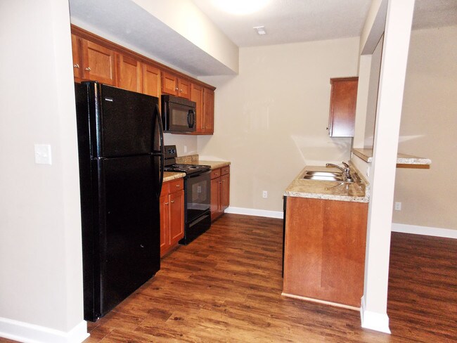Building Photo - 214 Moss Creek Ave