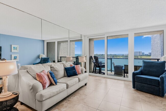 Foto del edificio - 440 S Gulfview Blvd