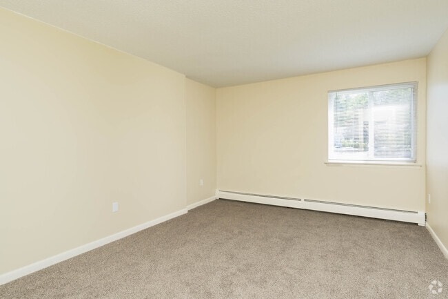 1BR, 1BA - 684SF - Bedroom - Mill Pond Village