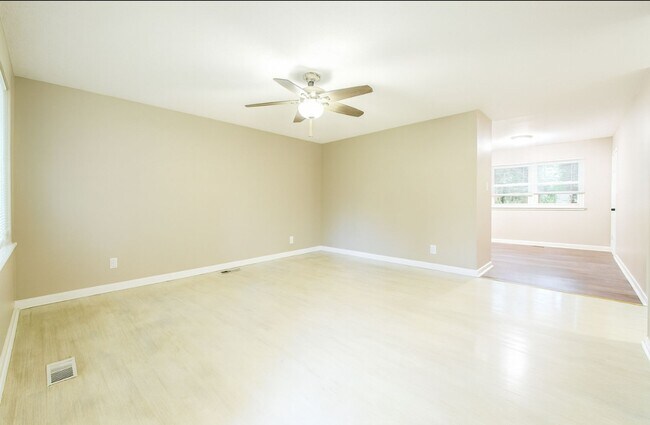Building Photo - 5202 Nelbrook Dr