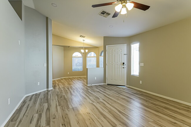 Building Photo - 2143 E Danbury Rd