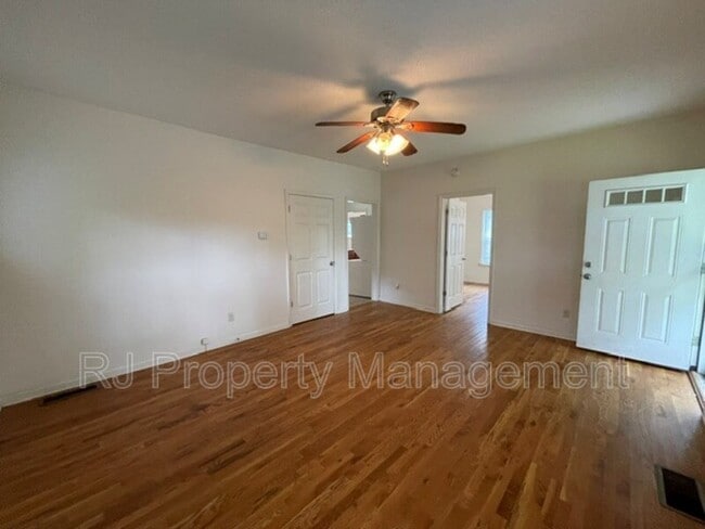 Building Photo - 641 S Greer St
