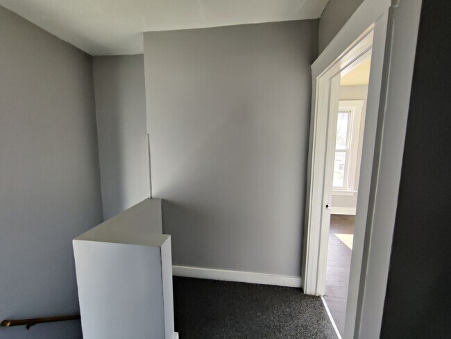Building Photo - Winthrop520