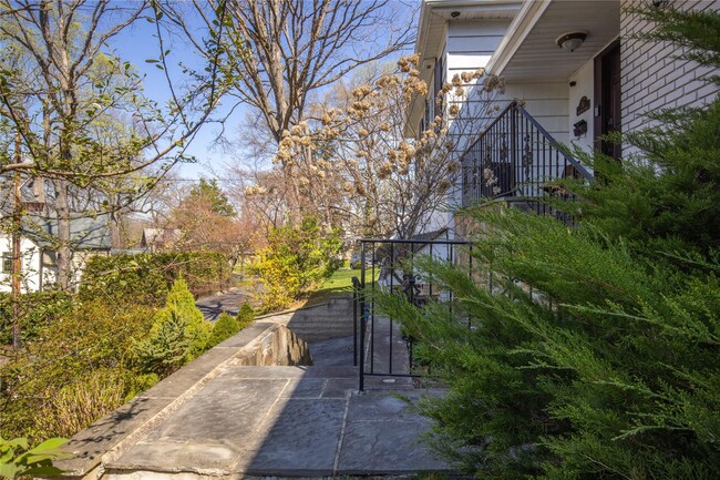 Foto del edificio - 51 Dellwood Cir