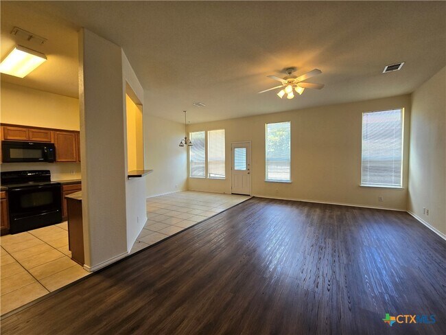 Foto del edificio - 345 Placid Meadow
