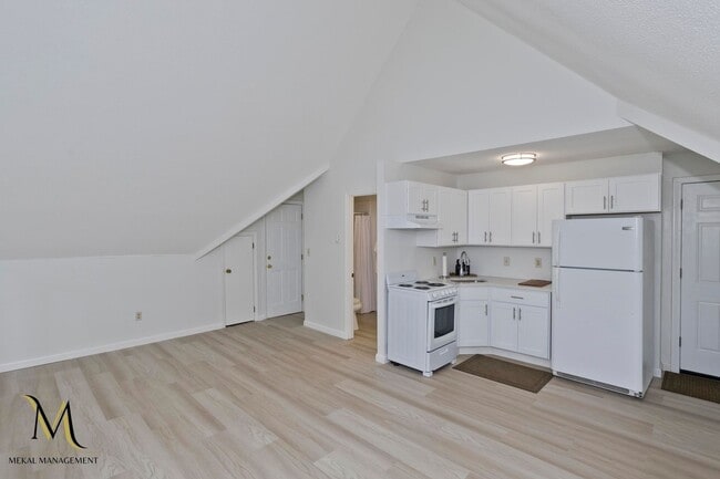 41-45 Broad St - 41-45 Broad St Apartment