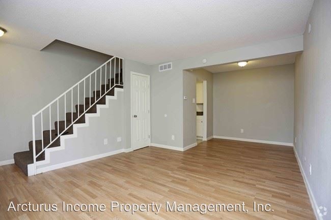 Primary Photo - 9332 Beck Ave